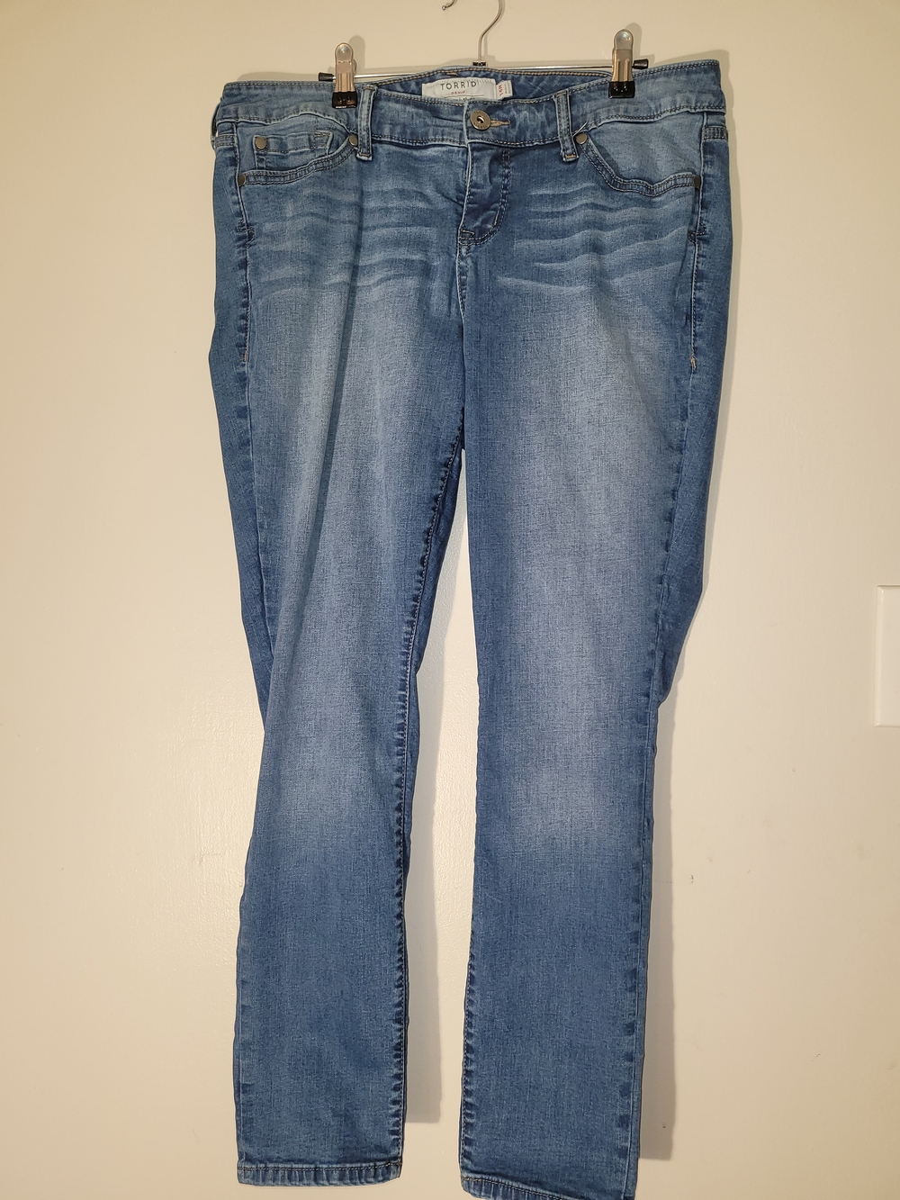 torrid Light Wash Skinny Jeans - Faded Blue